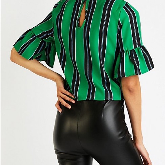 Sexy 3/4Bell Sleeve Tie Front Semi-Crop Top - Picture 2 of 6